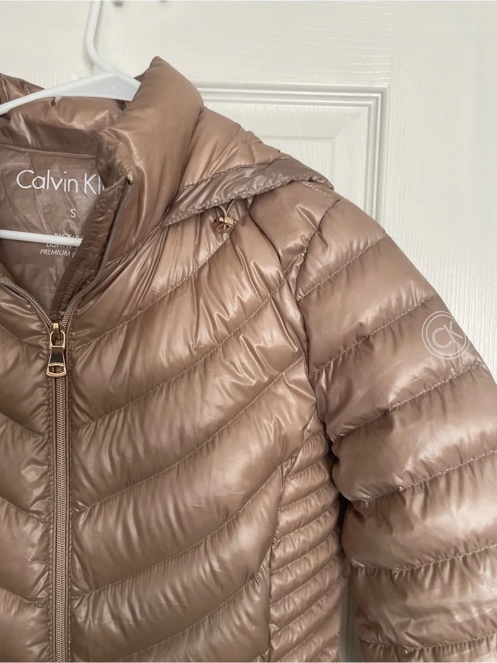 Calvin Klein Women's size Small Light Brown Premium Down Quilted Puffer Jacket